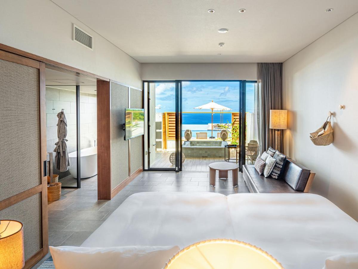 One Suite The Grand Nakijin Exteriör bild